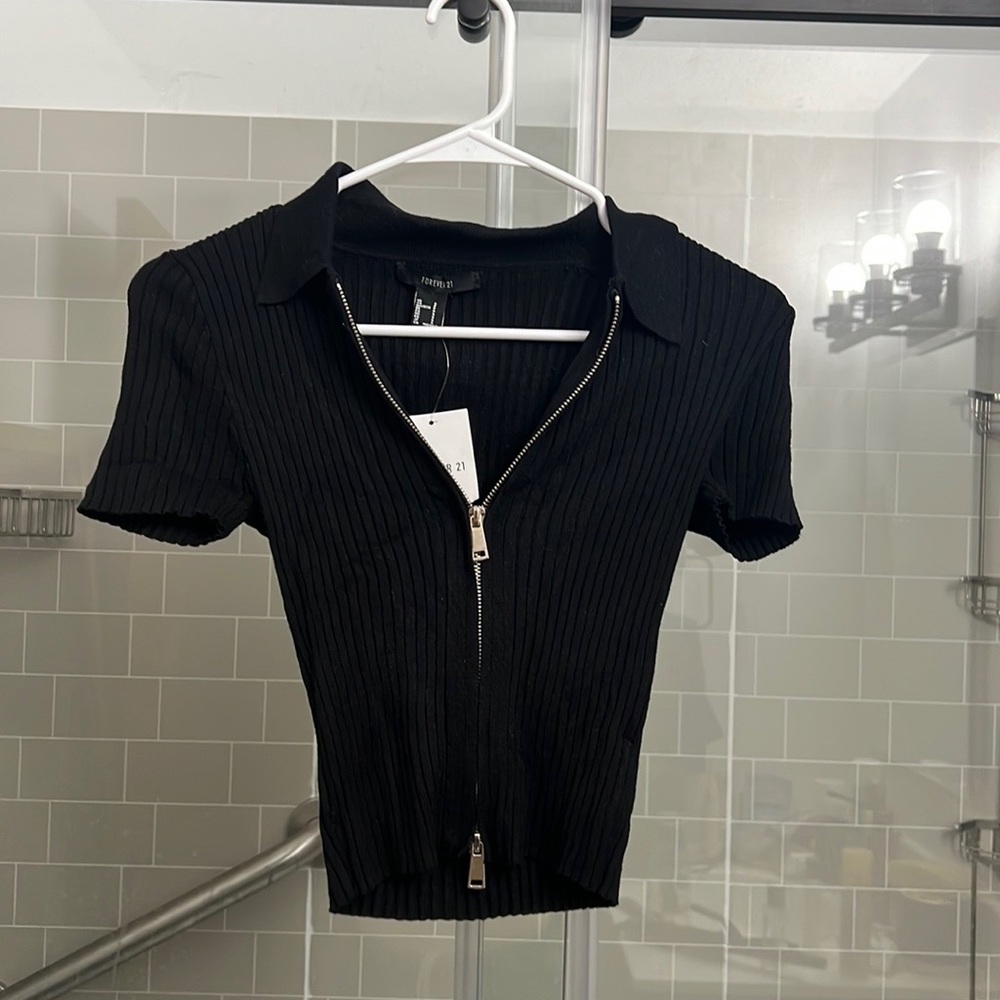 Forever 21 shirt, size small, adjustable zipper, very comfy